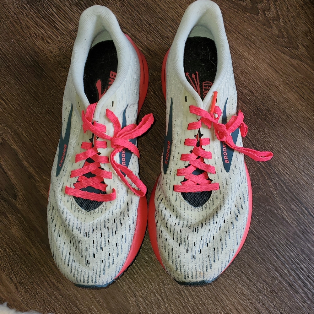 Like New Brooks Running Shoes